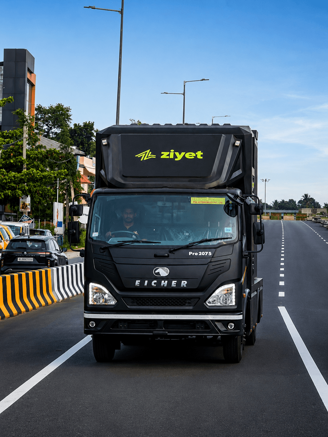 Ziyet LED billboard truck – view 4